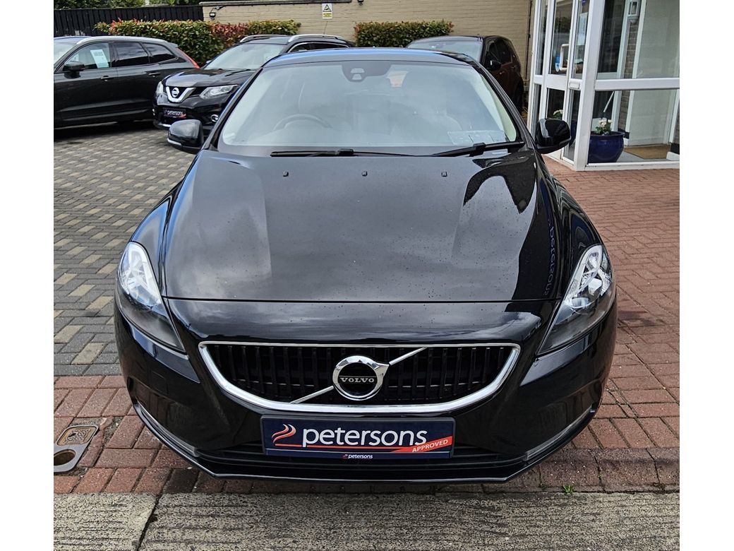 2017 Volvo V40