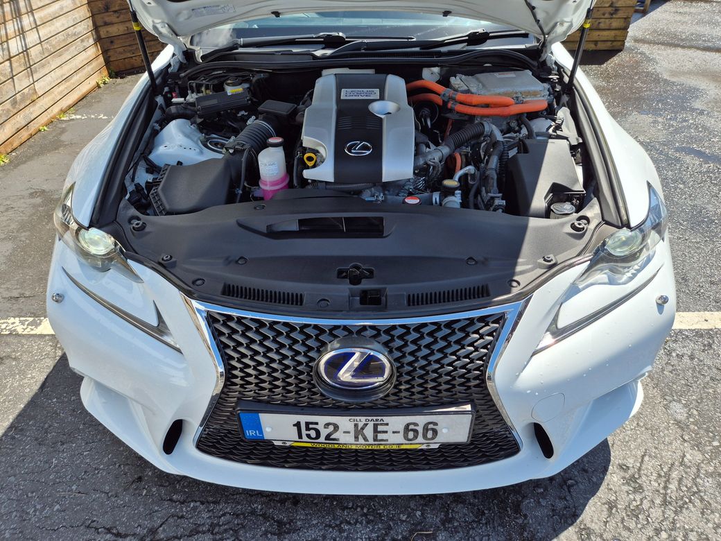 2015 Lexus IS 300h