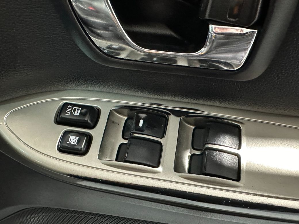 2017 Mitsubishi Pajero