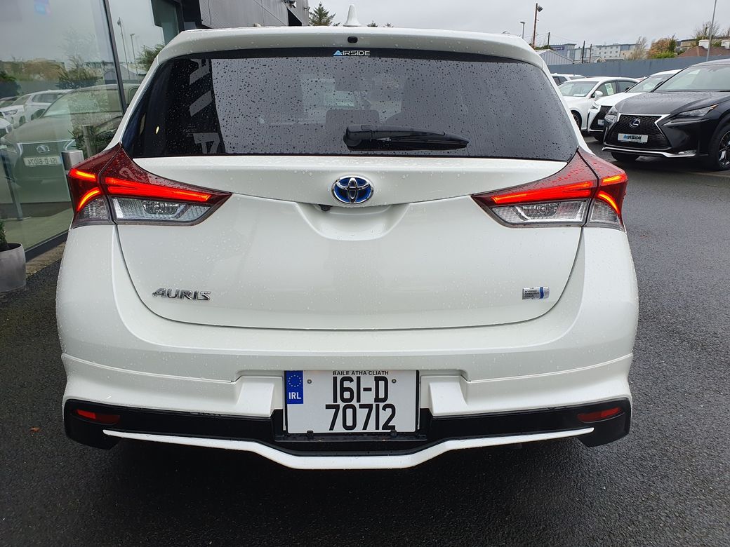 2016 Toyota Auris