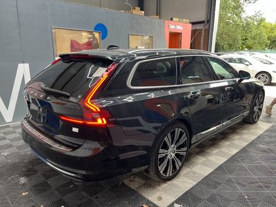 2022 Volvo V90