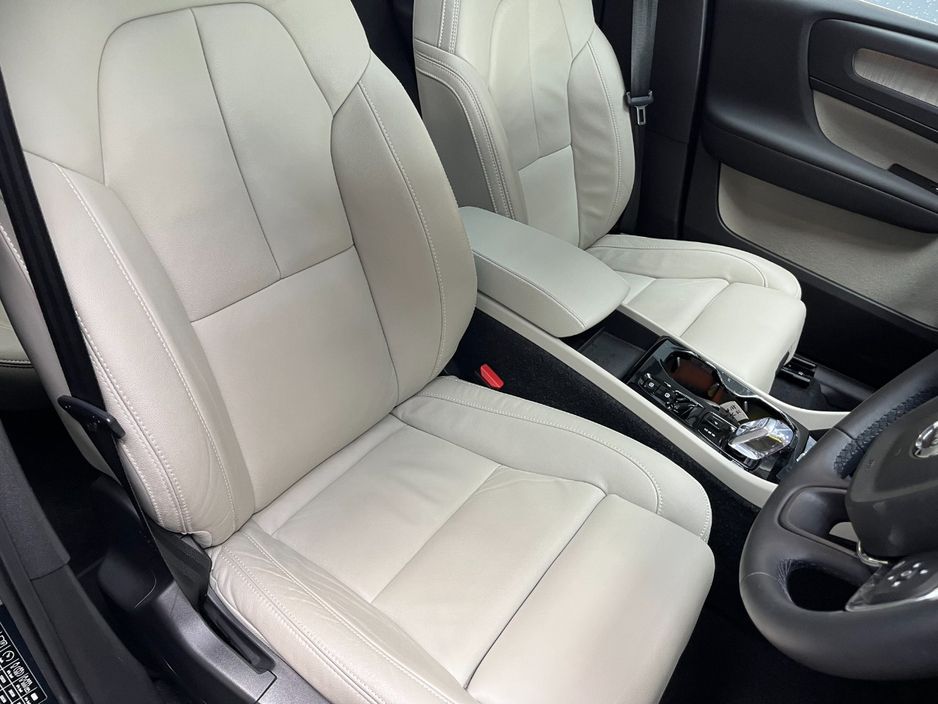 2022 Volvo XC40
