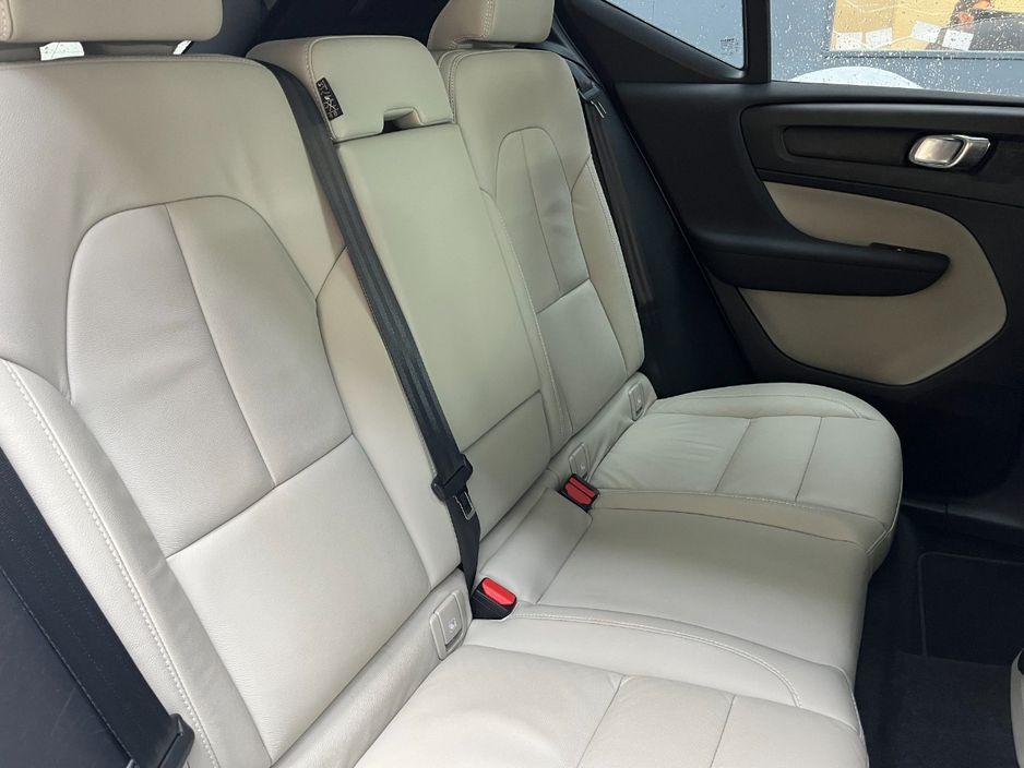 2022 Volvo XC40