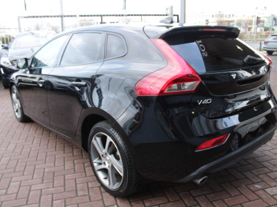 2017 Volvo V40
