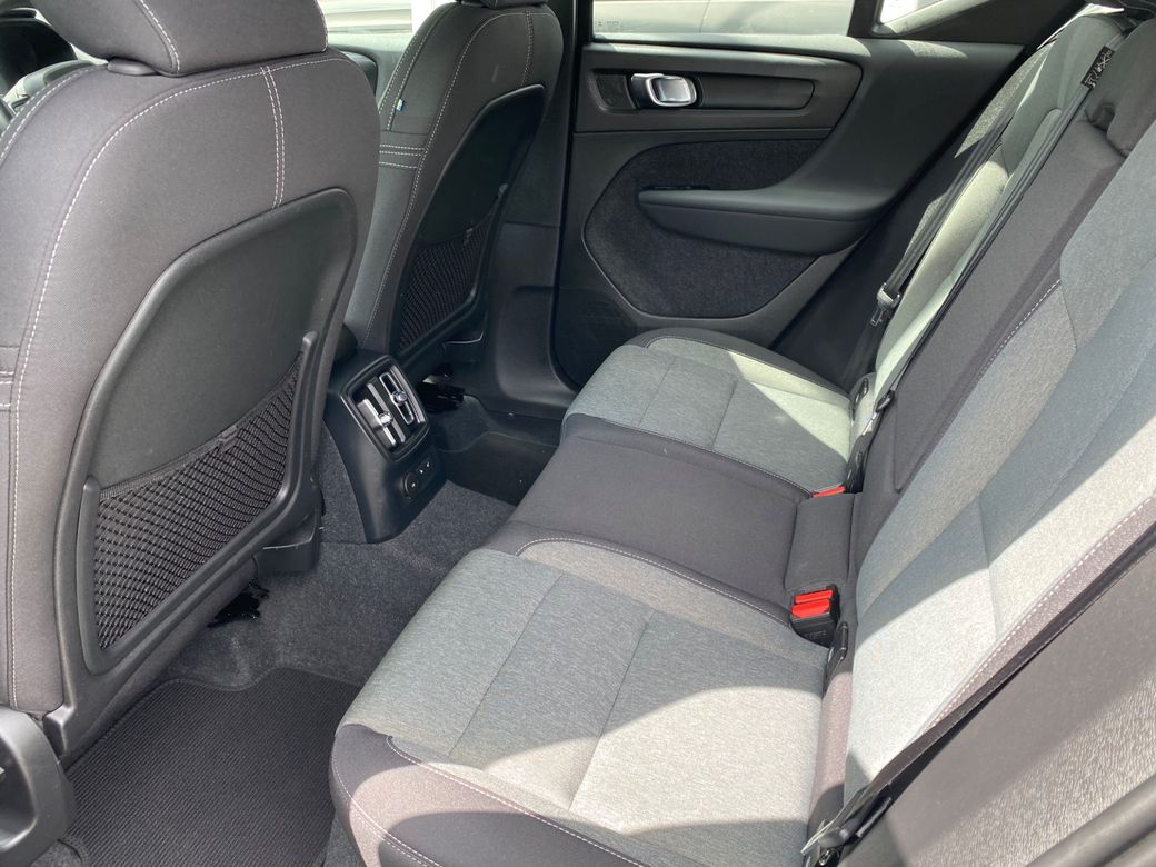 2023 Volvo XC40