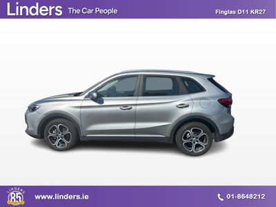 2025 MG ZS