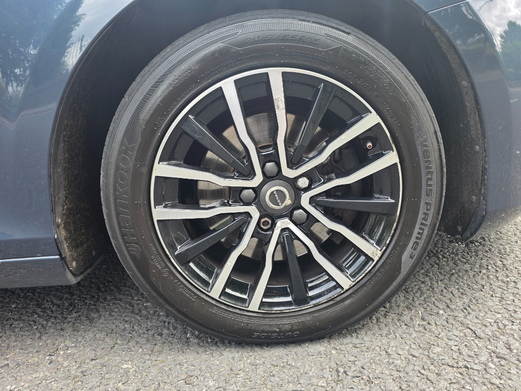 2018 Volvo V40