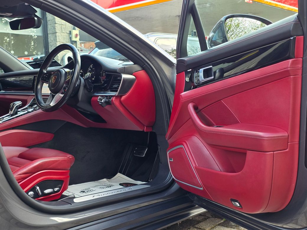 2018 Porsche Panamera