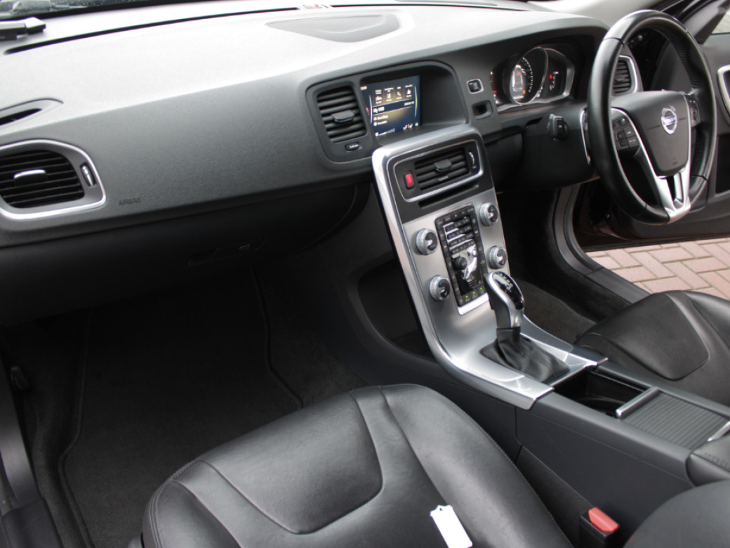 2016 Volvo V60 Cross Country