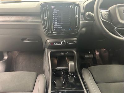 2025 Volvo XC40