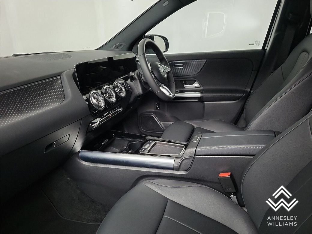2025 Mercedes-Benz EQA