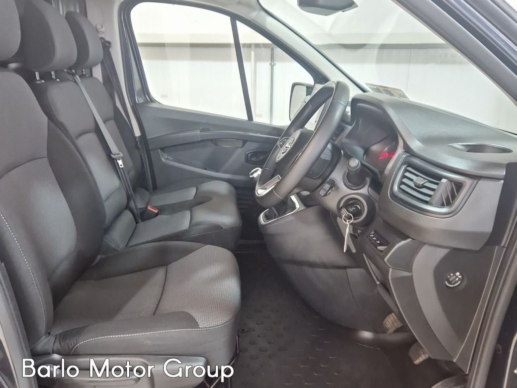 2025 Nissan Primastar