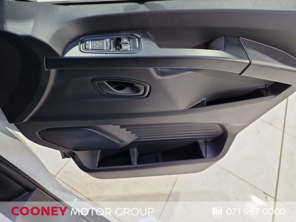 2026 Nissan Primastar