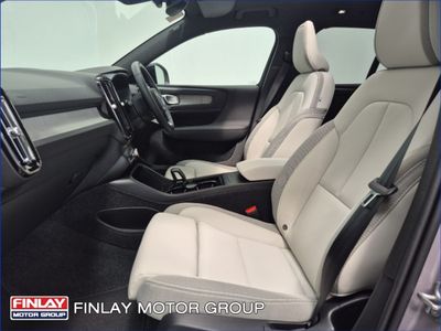 2025 Volvo EX40
