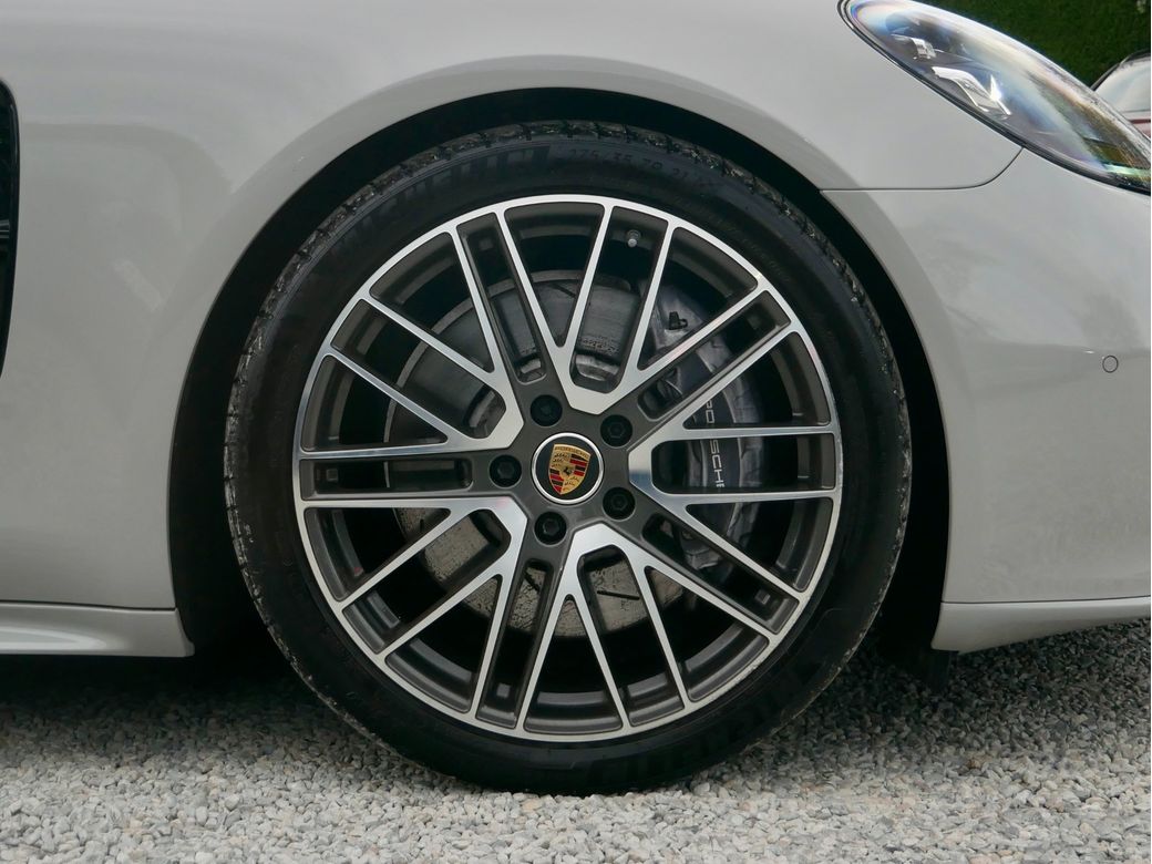 2023 Porsche Panamera