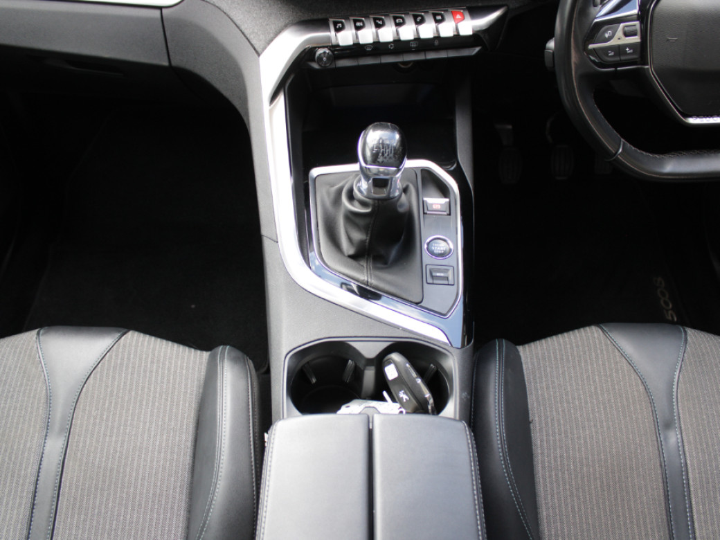 2022 Peugeot 5008