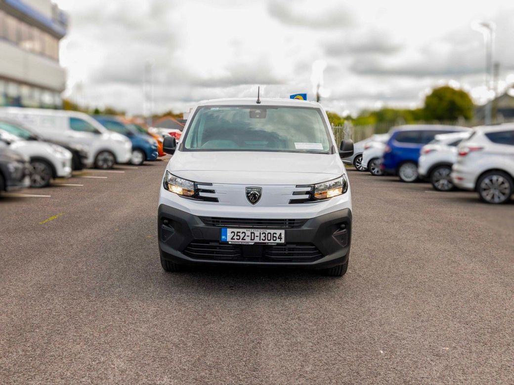 2025 Peugeot Partner