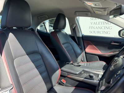 2018 Lexus IS 300h
