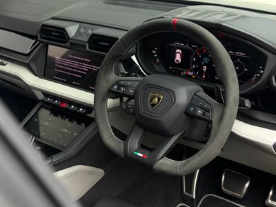 2025 Lamborghini Urus