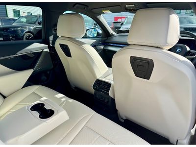 2025 BMW i5