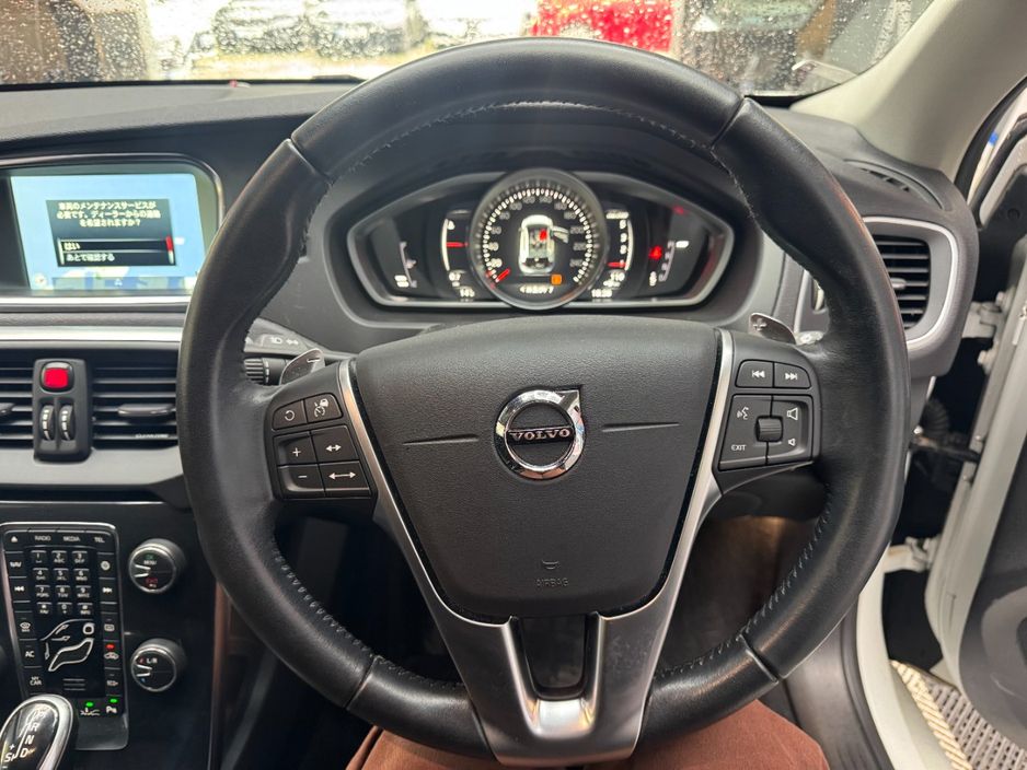 2017 Volvo V40