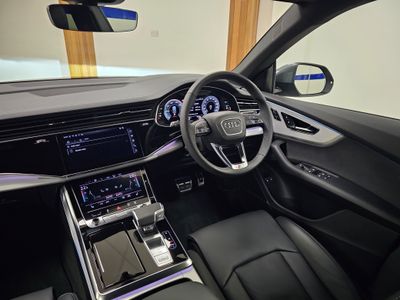 2025 Audi Q8