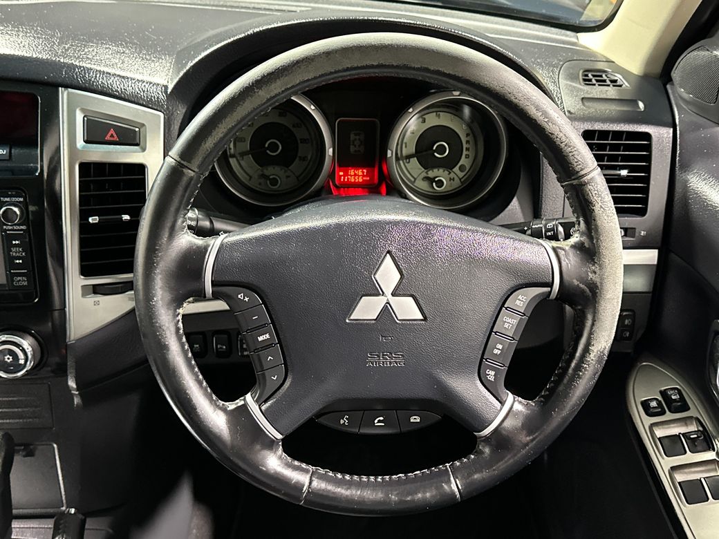 2017 Mitsubishi Pajero