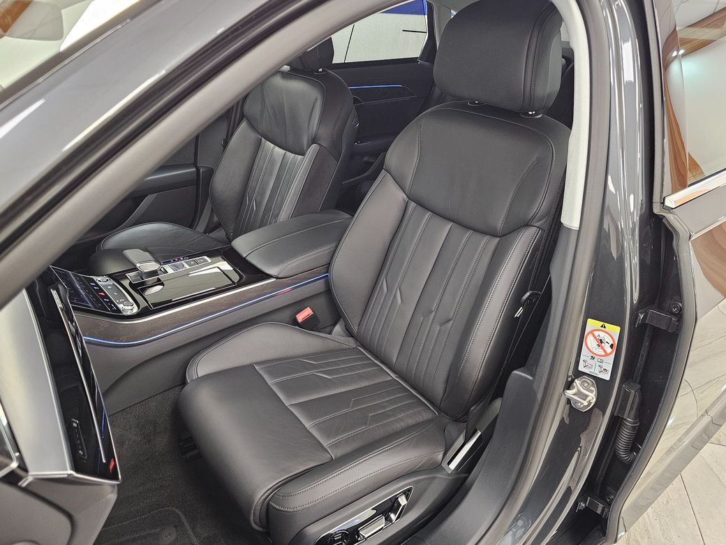 2024 Audi A8