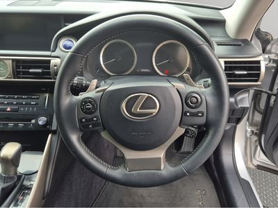 2013 Lexus IS 300h
