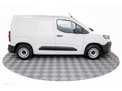 2025 Peugeot Partner