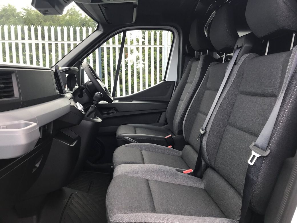 2025 Renault Master