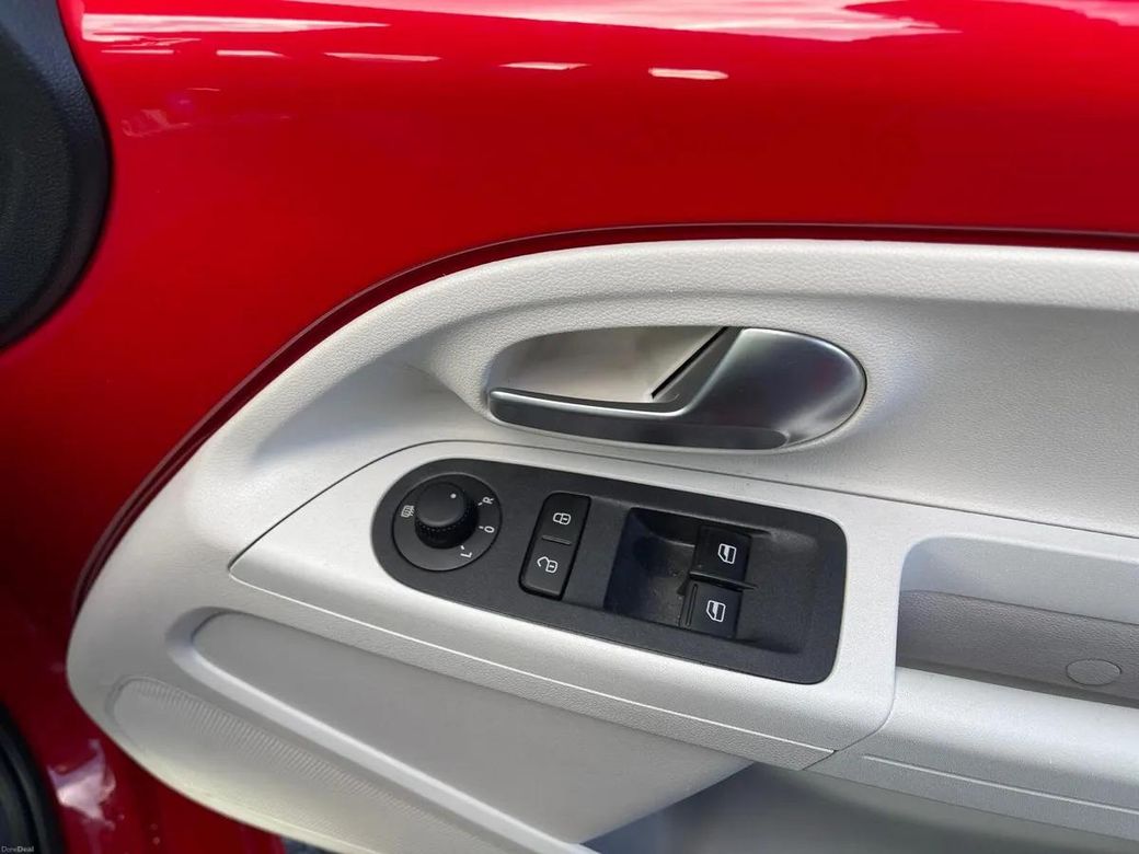 2018 Volkswagen up!
