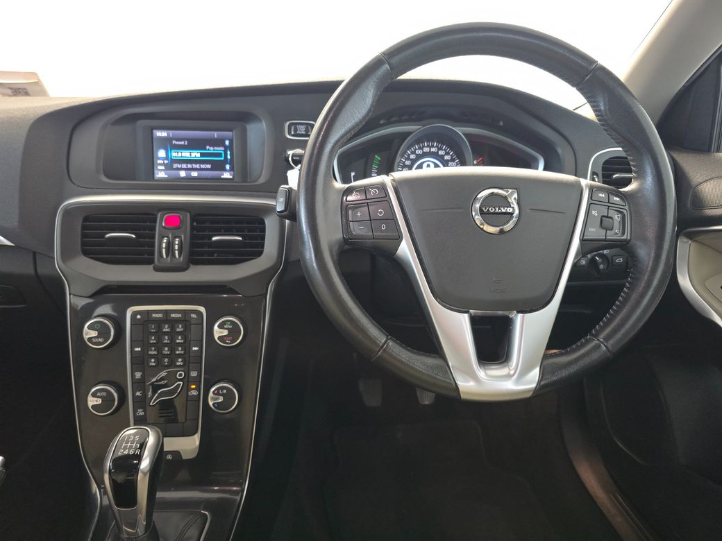 2017 Volvo V40