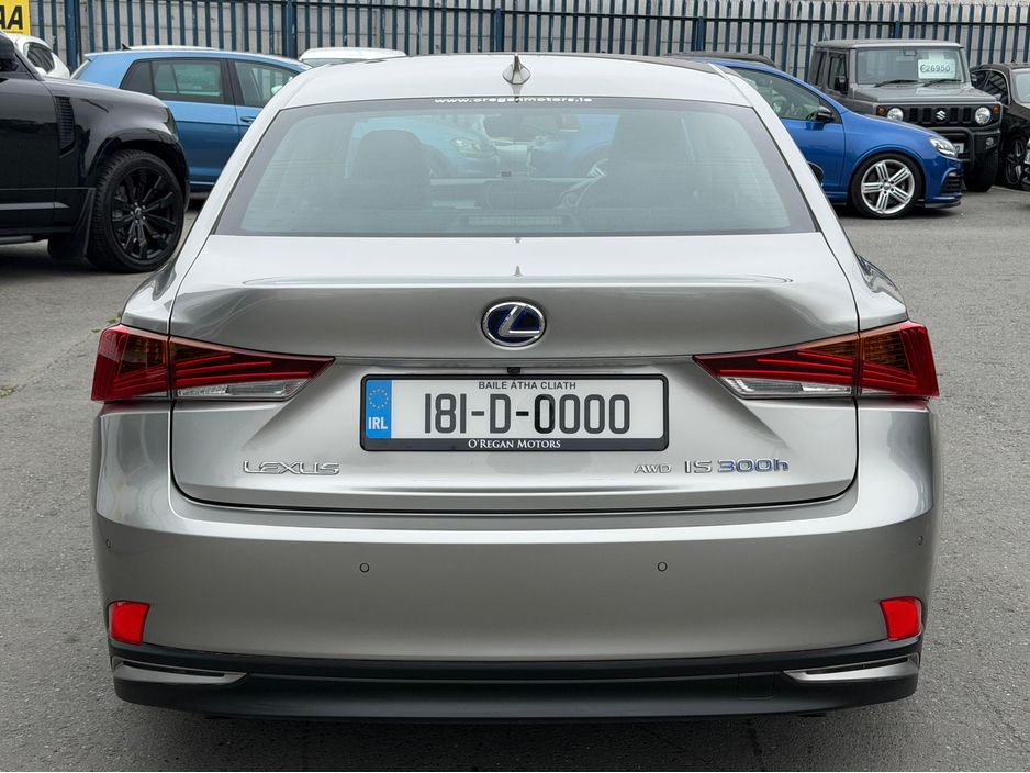 2018 Lexus IS 300h