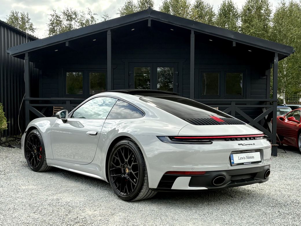 2022 Porsche 911