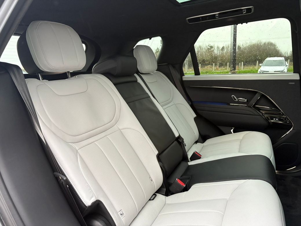 2025 Land Rover Range Rover Sport