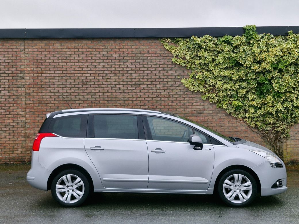 2014 Peugeot 5008