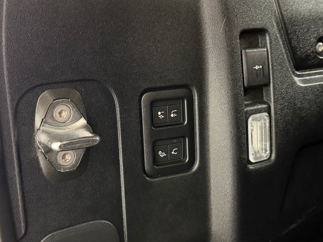 2021 Land Rover Defender