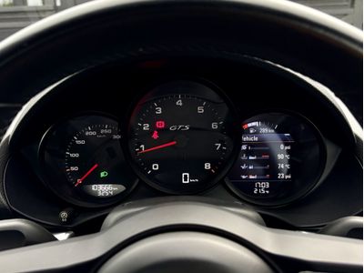 2021 Porsche Cayman