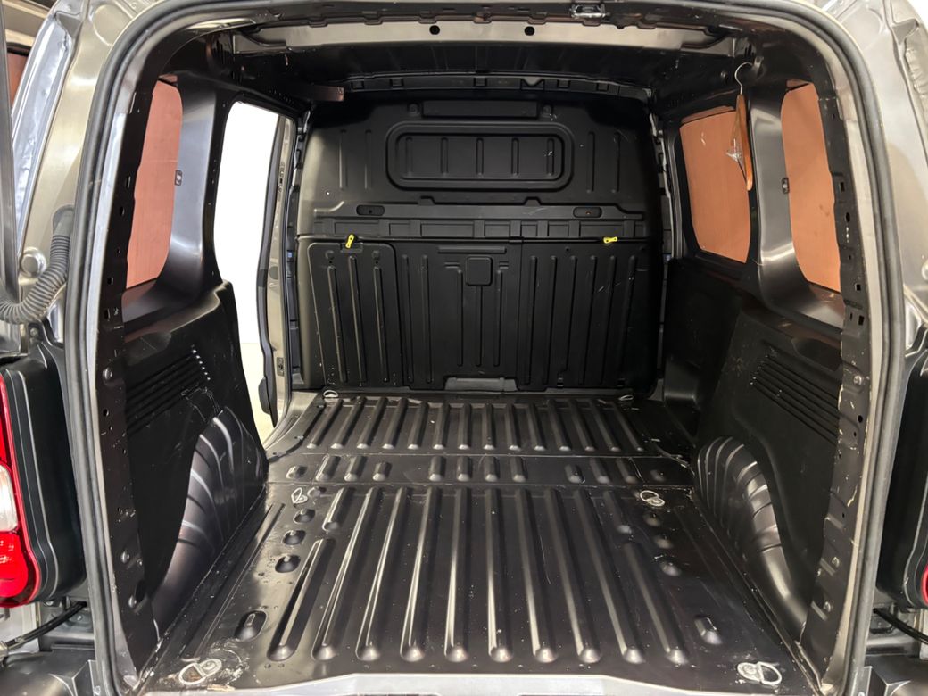 2023 Peugeot Partner