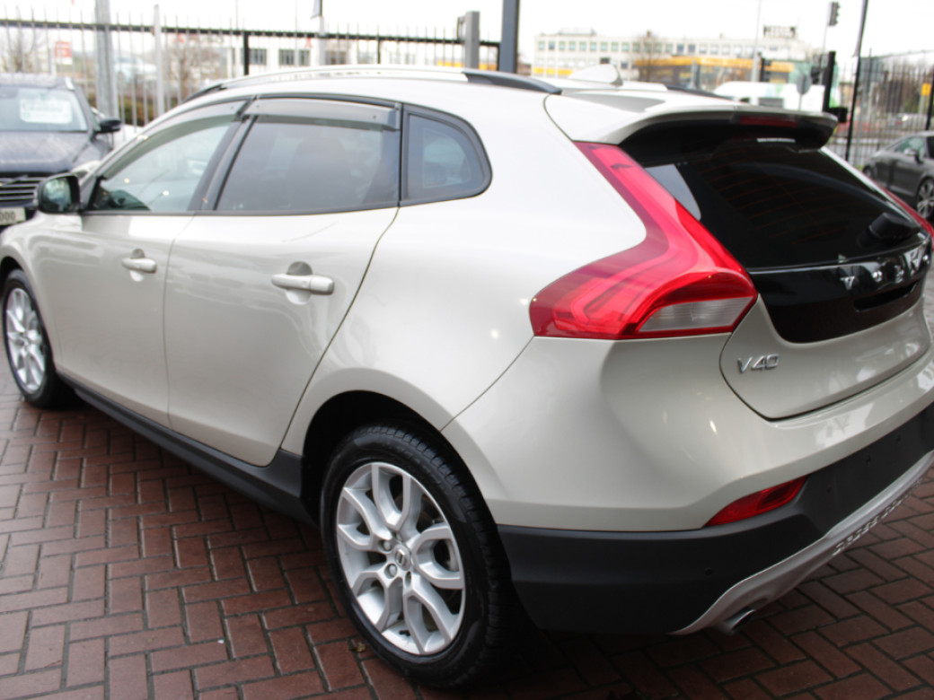 2018 Volvo V40 Cross Country
