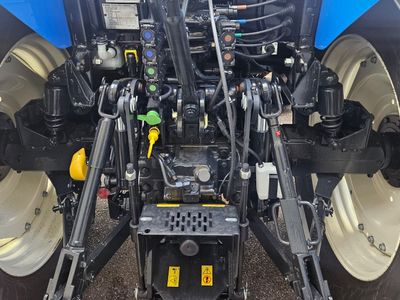 2025 New Holland T5