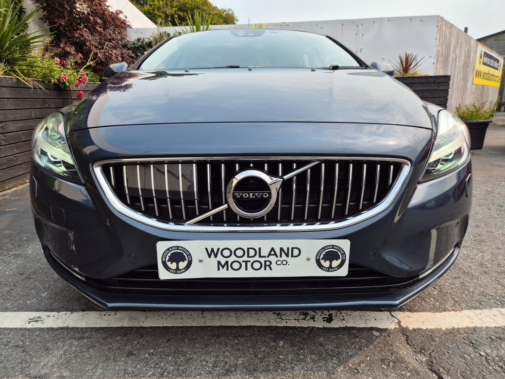 2020 Volvo V40