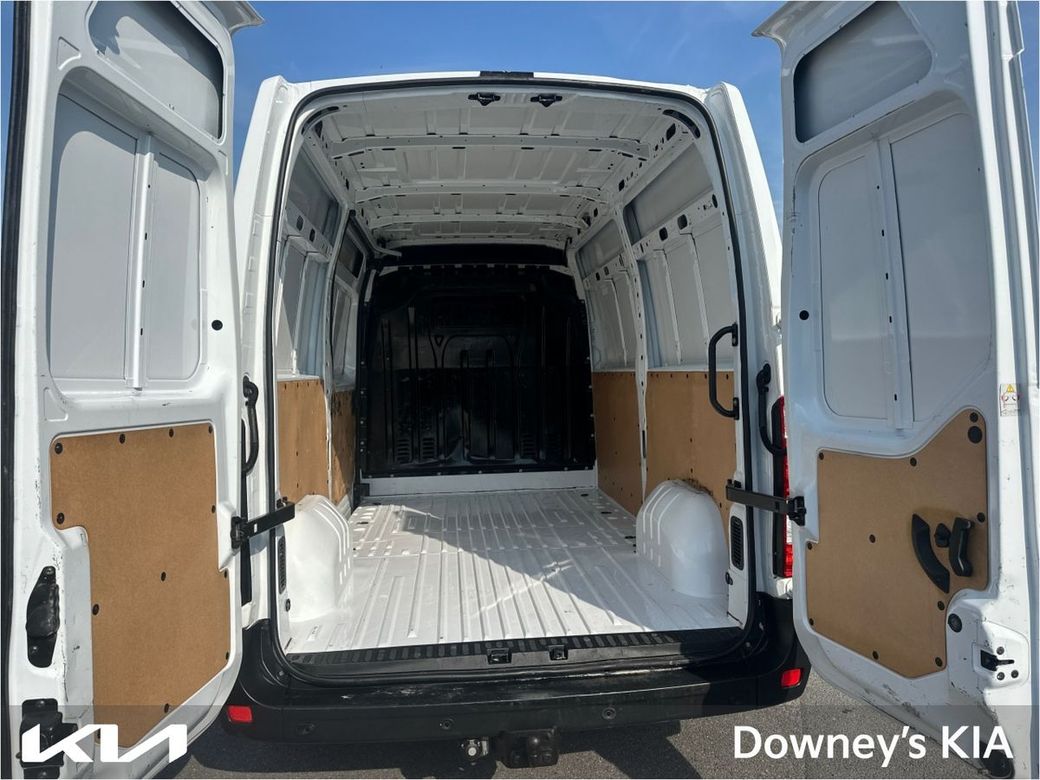 2021 Nissan NV400