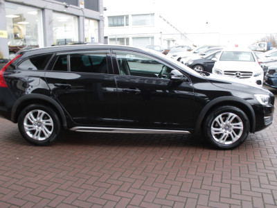 2016 Volvo V60 Cross Country