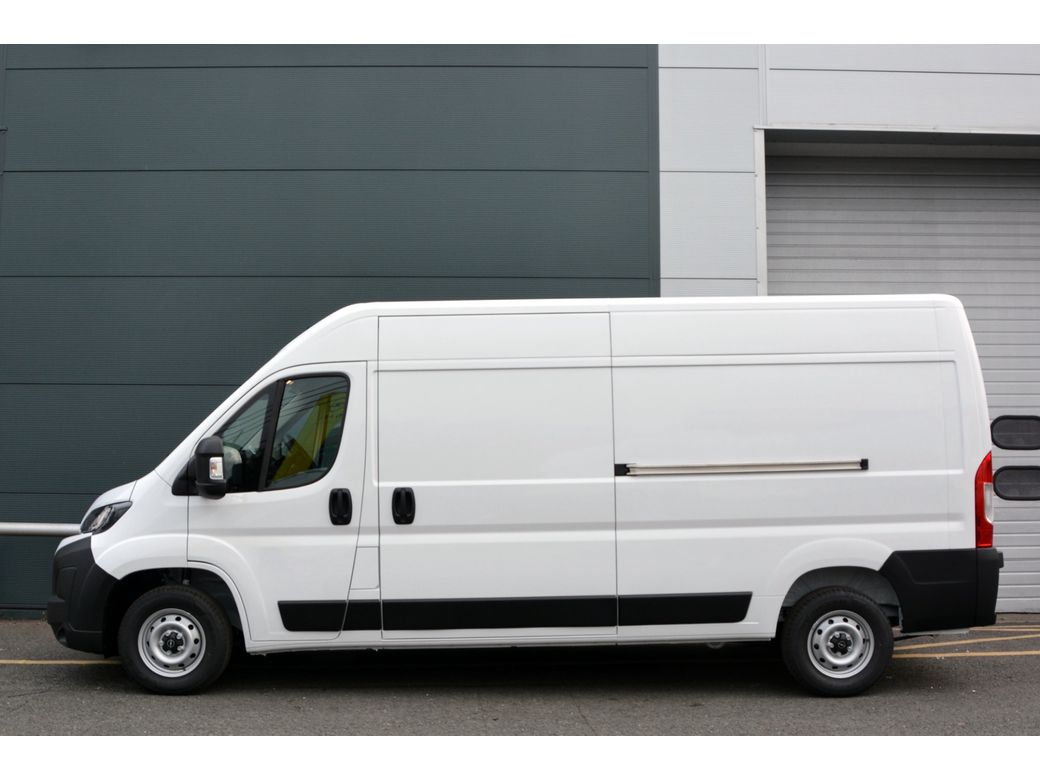 2025 Opel Movano