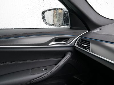 2022 BMW 530
