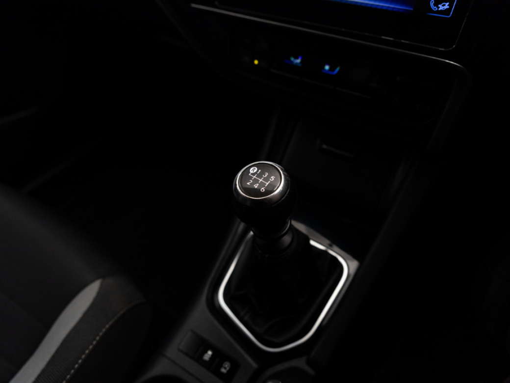2016 Toyota Auris