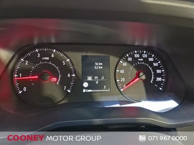 2025 Nissan Primastar
