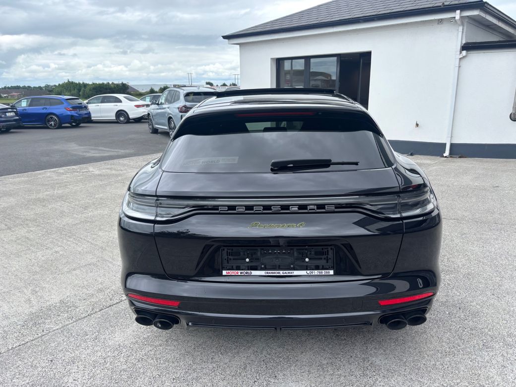 2022 Porsche Panamera